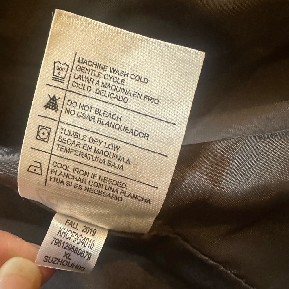 Coleman Gray and Black Puffer Vest, XL - Picture 4 of 9